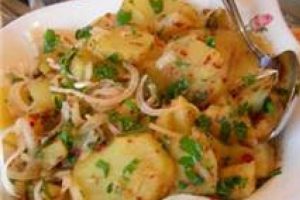 'Patates salatası yapacağım' dedi ve...
