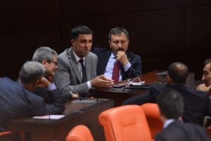 Merkez Parti Meclis'te grup kurmak istiyor