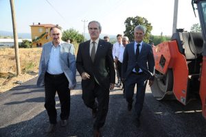 Bursa'da bozuk yollar asfaltlanıyor