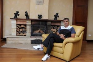 "Bursaspor'un b&uuml;y&uuml;k takım havasını sağlamak istiyorum"