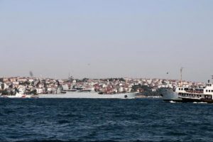İki Rus gemisi Boğaz'dan ge&ccedil;ti