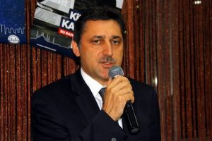 "Dizi izleyenler kocasından ş&uuml;pheleniyor"