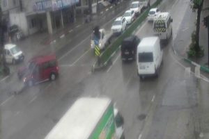 Mobese kameralarından saniye saniye kaza kaydı