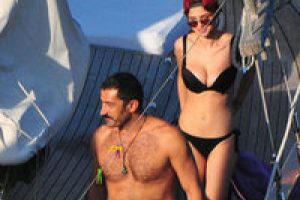 Kenan İmirzalıoğlu ile sevgilisi aşk tazeliyor...