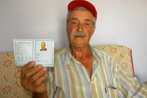 56 yıldır kimliksiz yaşıyor