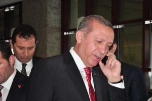 Elif'i kırmadı ve babasıyla g&ouml;r&uuml;şt&uuml;