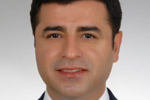 Metin Feyzioğlu'nu ziyaret etti