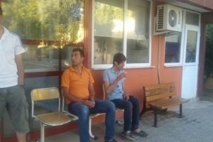 &Ccedil;eşme a&ccedil;ıklarında tekne battı: 35 m&uuml;lteci kayıp
