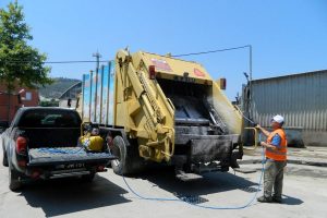 Mudanya'da &ccedil;&ouml;p kamyonlarından koku gelmeyecek