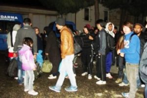 Yurt dışına ka&ccedil;amadan yakalandılar