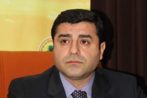 "Ne olursa olsun elimize silah almayacağız"