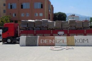 TIR dolusu ka&ccedil;ak sigara ele ge&ccedil;irildi