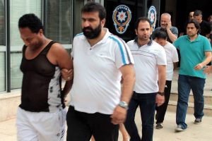 Uluslararası hırsızlık şebekesi kameralara işte b&ouml;yle yakalandı
