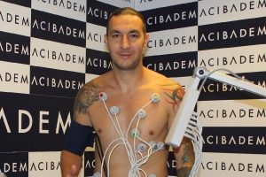 Necati Ateş sağlık kontrol&uuml;nden ge&ccedil;ti