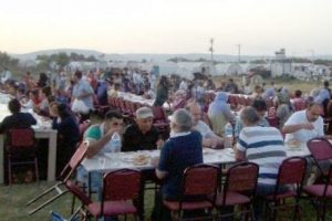 Mevsimlik iş&ccedil;iler iftarda biraraya geldi