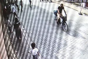 Suriyelilere "hara&ccedil;" saldırısı kamerada
