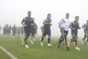 Fenerbah&ccedil;e yine sis altında &ccedil;alıştı