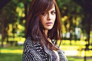 Burak &Ouml;z&ccedil;ivit soruları Fahriye Evcen'i kızdırdı...