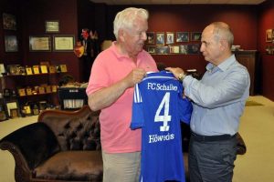 Schalke 04 taraftarlarından Soma'ya yardım
