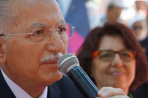 Yasama, yargı ve y&uuml;r&uuml;tme tek elden y&uuml;r&uuml;t&uuml;l&uuml;yor