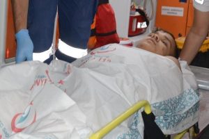 G&ouml;zl&uuml;k şakalaşması hastanede bitti
