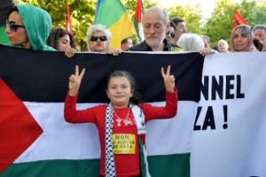 İsrail'in kanlı saldırılarını protesto ettiler