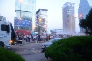 İsrail Konsolosluğu &ouml;n&uuml;nde gerginlik