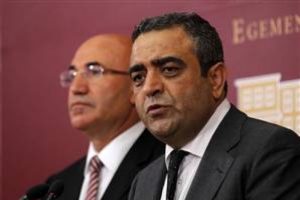 'IŞİD T&uuml;rkiye'den destek alıyor mu?'