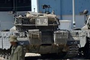 Gazze'de 1.5 km ilerleyen İsrail siper kazıyor