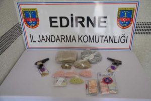 Uyuşturucu teslimatına polis baskını