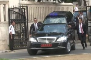Erdoğan anne babasının mezarını ziyaret etti