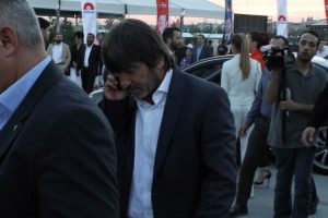 Ak Parti'nin iftarına &uuml;nl&uuml; akını