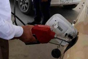 K&uuml;rtler Kerk&uuml;k'&uuml;n petrol&uuml;n&uuml; satıyor