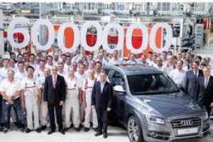 Audi 6 milyonuncu quattro'yu banttan indirdi