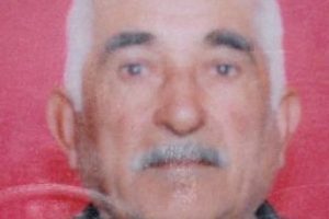 Evinin k&ouml;m&uuml;rl&uuml;ğ&uuml;nde intihar etti