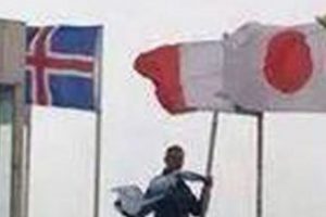 İrlandalı siyaset&ccedil;i İsrail bayrağını indirdi