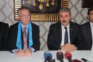 &Ccedil;atı aday Mustafa Destici'ye koştu