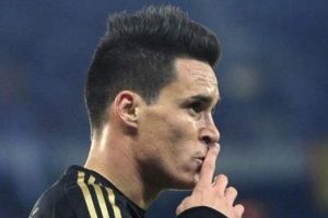 Callejon'u Atletico ve Chelsea istemiş!