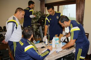 Fenerbah&ccedil;eli futbolcular Laktak testinden ge&ccedil;ti