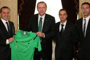 Başbakan, C&uuml;neyt &Ccedil;akır'ı kabul etti