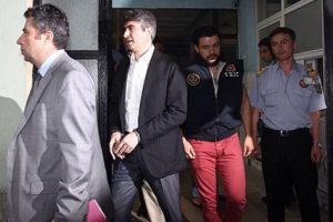 Eski Emniyet M&uuml;d&uuml;r&uuml;ne kelep&ccedil;eli g&ouml;zaltı