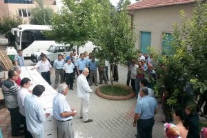 Bayram &ouml;ncesi belediye personeline erzak