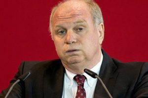 Hoeness, hastaneye kaldırıldı