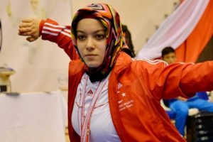 Milli sporcu Aky&uuml;z aklandı