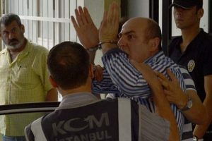 Operasyonda g&ouml;zaltına alınanlar hastanede