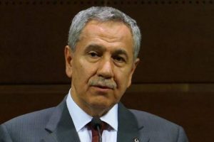 Arın&ccedil;: "G&ouml;zaltına alınanlar kelep&ccedil;elenmemeli"