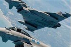 2 savaş u&ccedil;ağını d&uuml;ş&uuml;rd&uuml;ler!