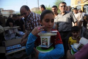 71 tır insani yardım malzemesi Irak'a g&ouml;nderildi
