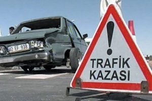 ﻿ Bakanın konvoyunda kaza