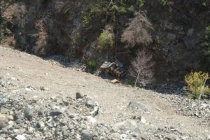 Hatay'da askeri ara&ccedil; u&ccedil;urumdan yuvarlandı